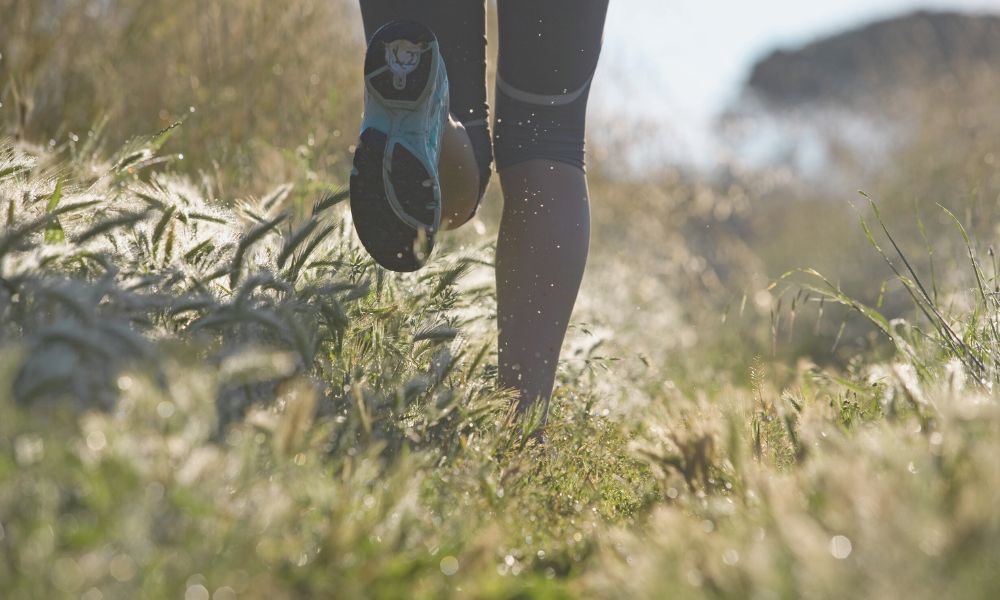 Footprints symbolizing discipline and consistency in pursuit of mental clarity.